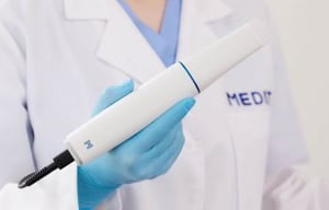 Medit-i900-intraoral-scanner-s3-e1713706084208-350x225